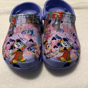 Size 9 womens (or size 7 mens) DISNEY crocs. Bought in Oct 2023. Worn 2-3 time